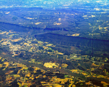 Escarpment, Lookout Mountain, Georgia: wikimedia commons